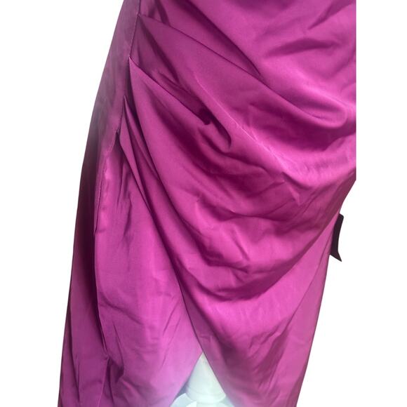 Showing Off a Little Magenta Asymmetrical Tulip Midi Dress Size Medium - Picture 5 of 7